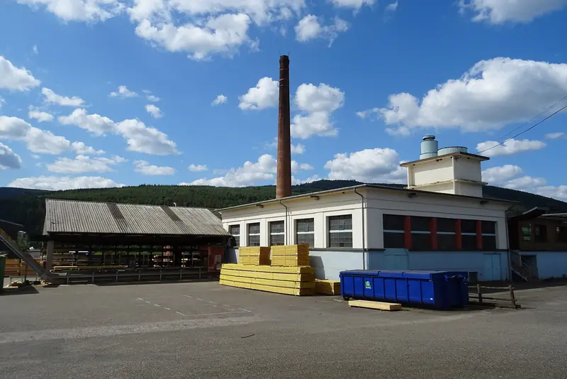 Bâtiments de la scierie Siat-Braun à Urmatt, dans la vallée de la Bruche, dans le Bas-Rhin.